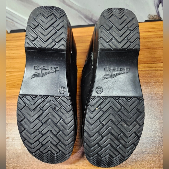 Dansko Women's Professional Black Leather Clogs EU38 US7.5–8 Preowned Work Shoe - Picture 4 of 12